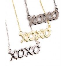  "XOXO" 